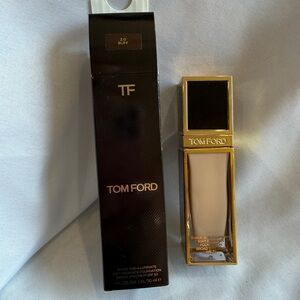 Tom Ford Shade and Illuminate Soft Radiance Foundation - Black & Gold Packaging